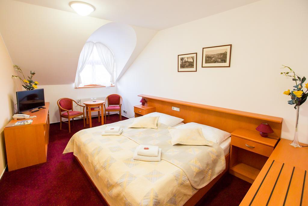Hotel U Beranka Nachod Bagian luar foto